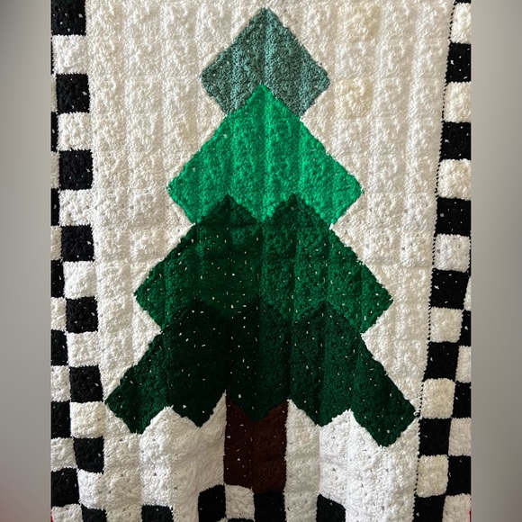 Vintage Christmas Tree Afghan. - Picture 2 of 3